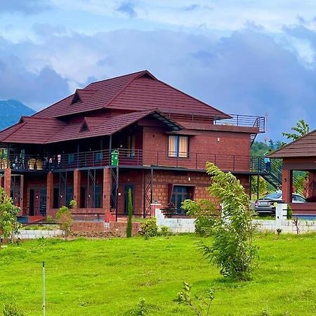 Misty Valley Resort Varagampadi Екстер'єр фото