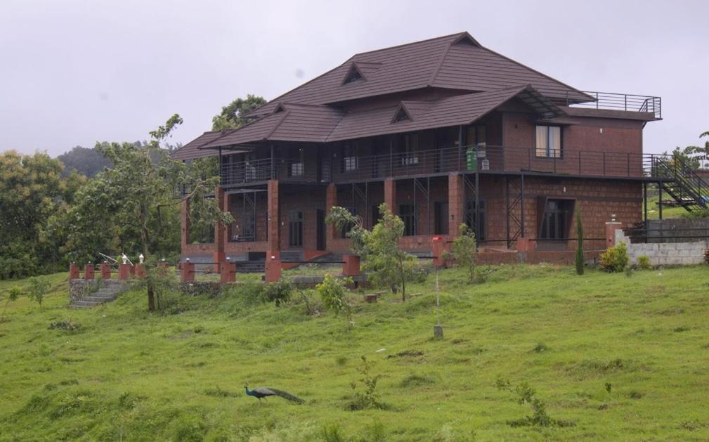 Misty Valley Resort Varagampadi Екстер'єр фото