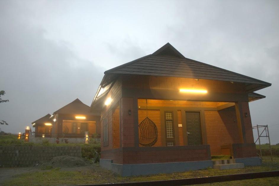 Misty Valley Resort Varagampadi Екстер'єр фото