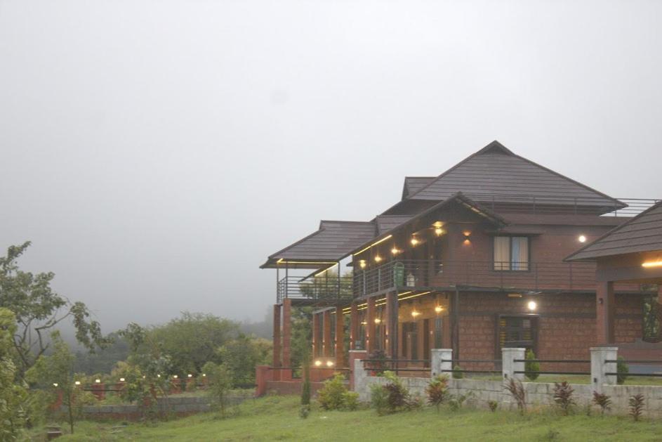 Misty Valley Resort Varagampadi Екстер'єр фото